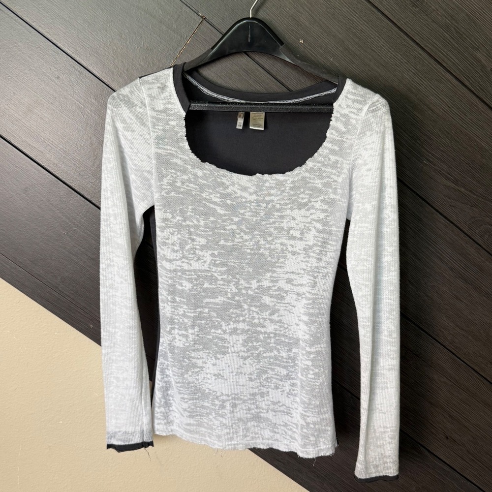 BKE Core Women's Burnout Long Sleeve Scoop Neck Top Gray XS Streetwear Grunge